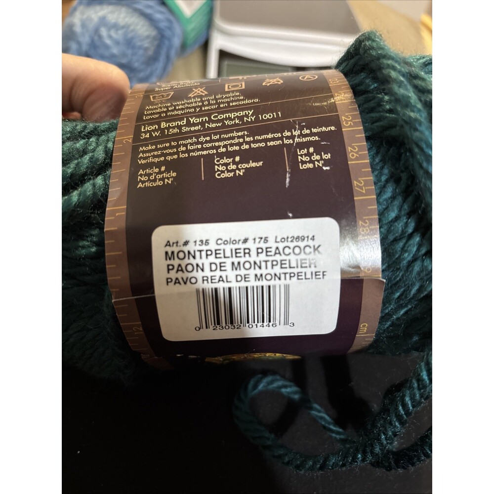 Yarn Lot Blue And Green Lion Brand Loops & Threads Acrylic Wool 4 Skeins - Picture 13 of 13